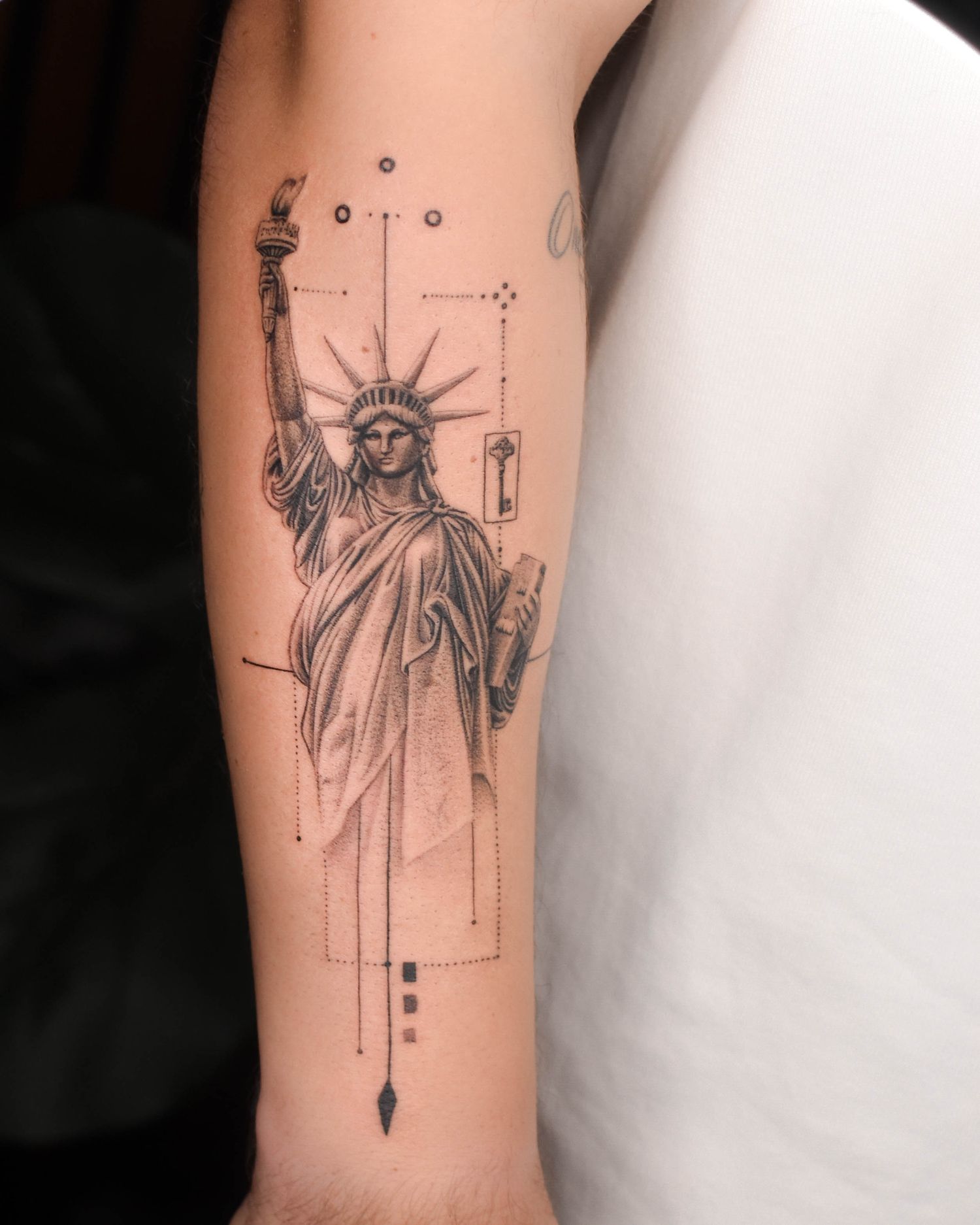 Tattoo — Statue of Liberty with linework